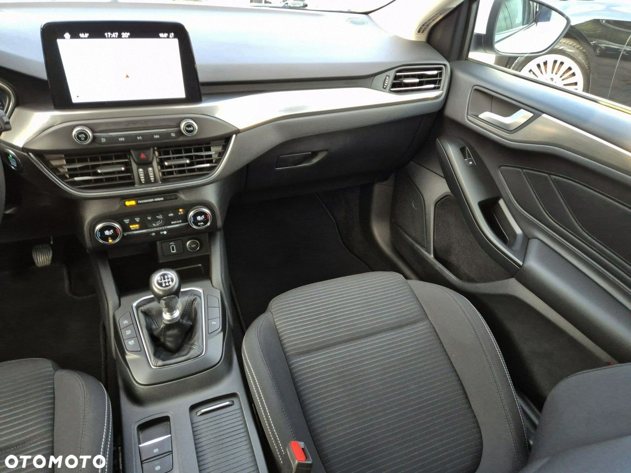 Ford Focus 2.0 TDCi Titanium ASS - 24