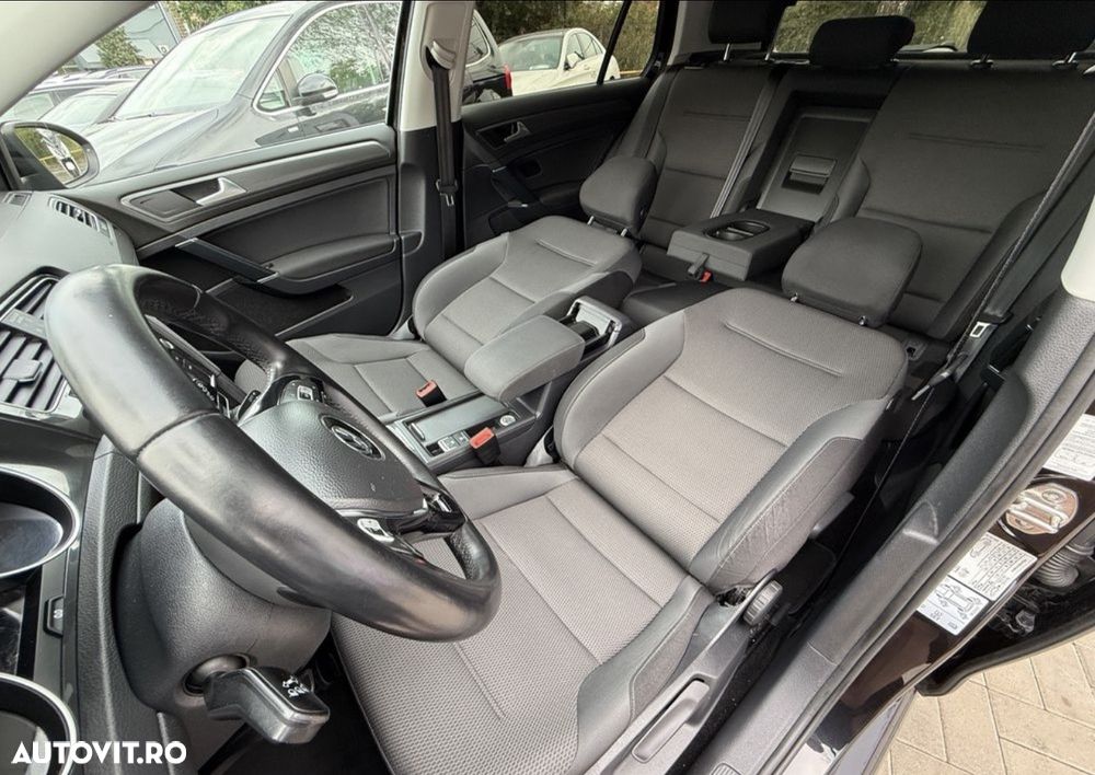 Volkswagen Golf - 25