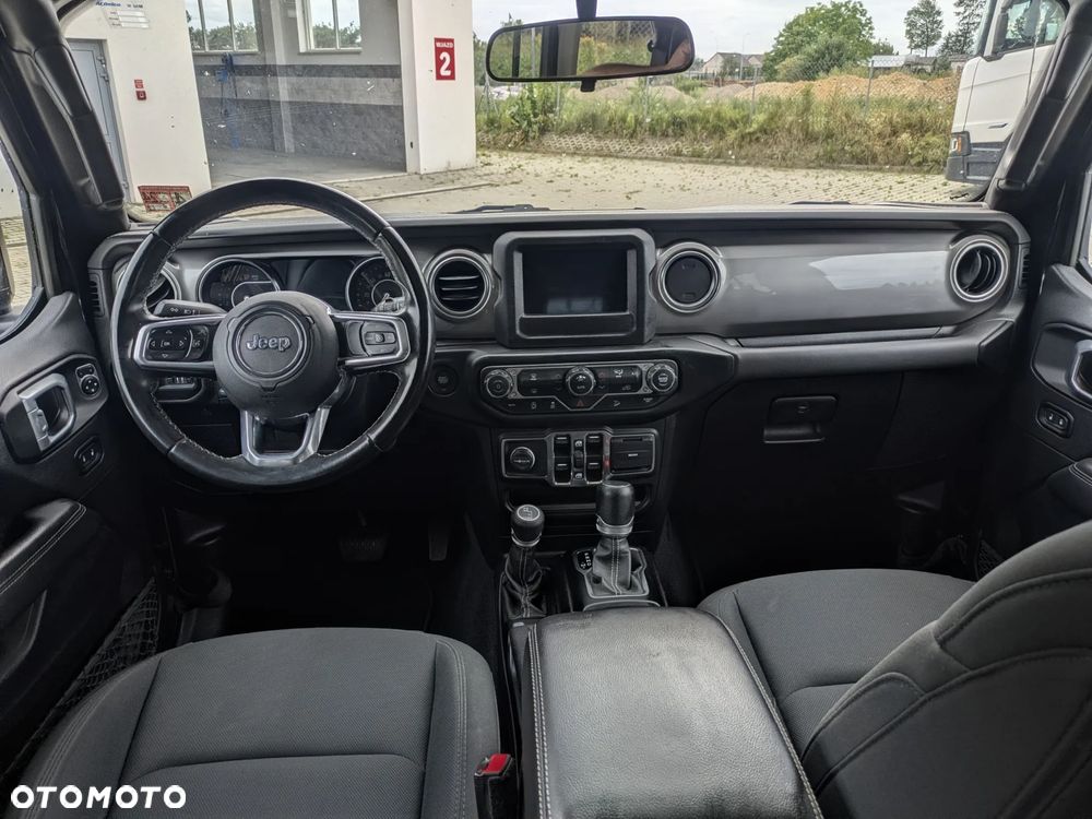 Jeep Wrangler - 9