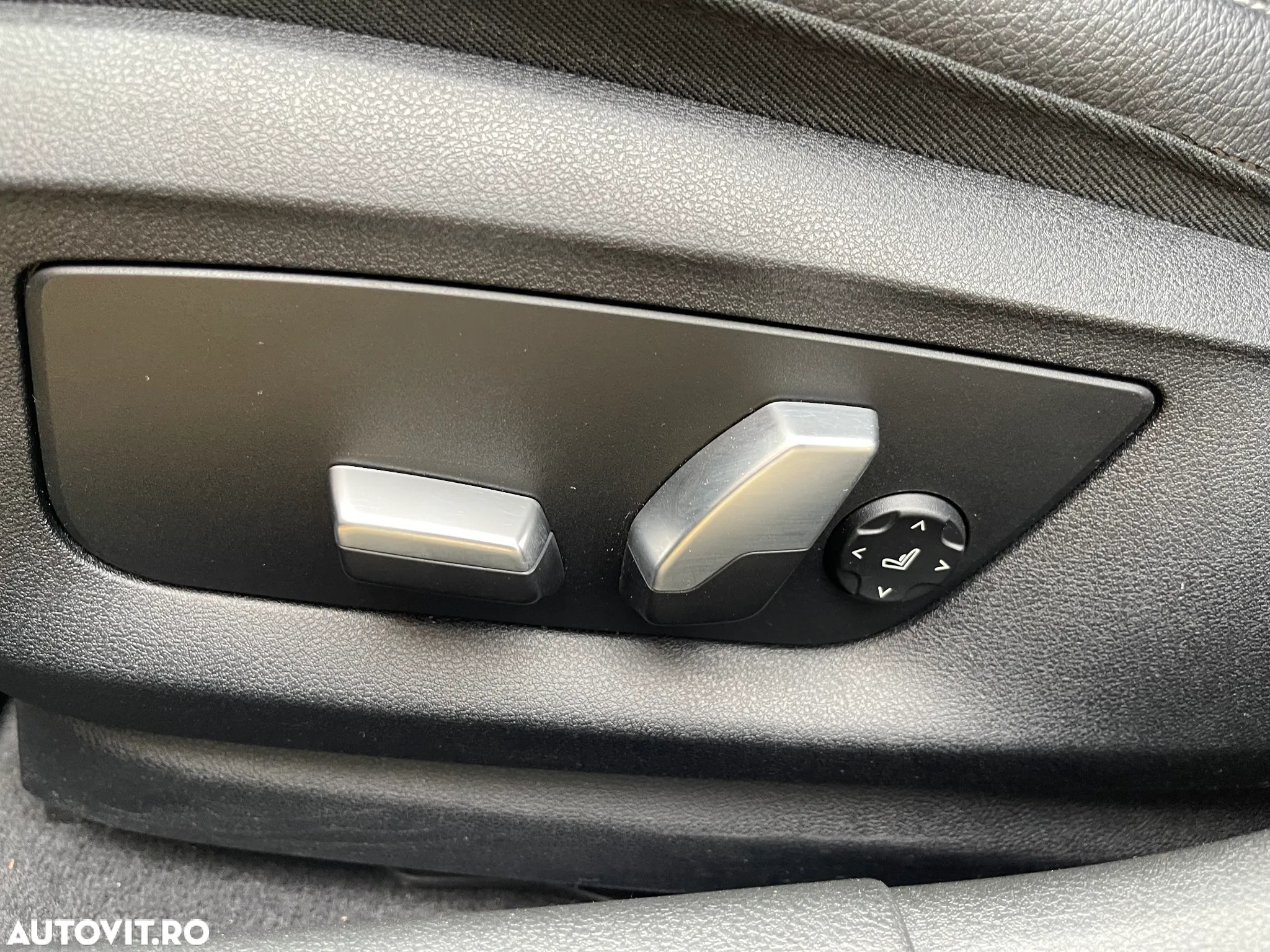 BMW Seria 5 520d xDrive AT - 24