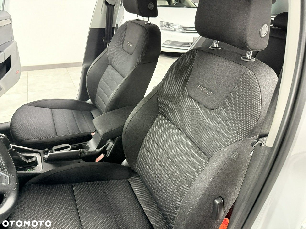 Skoda Octavia Combi 2.0 TDI 4x4 DSG Scout - 15