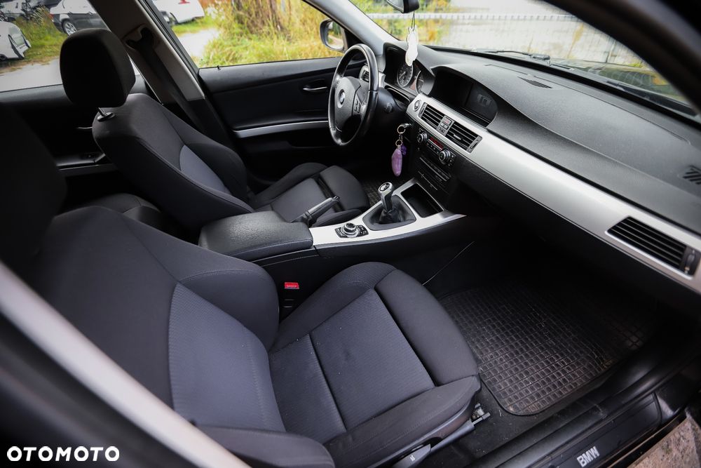 BMW Seria 3 318d - 19