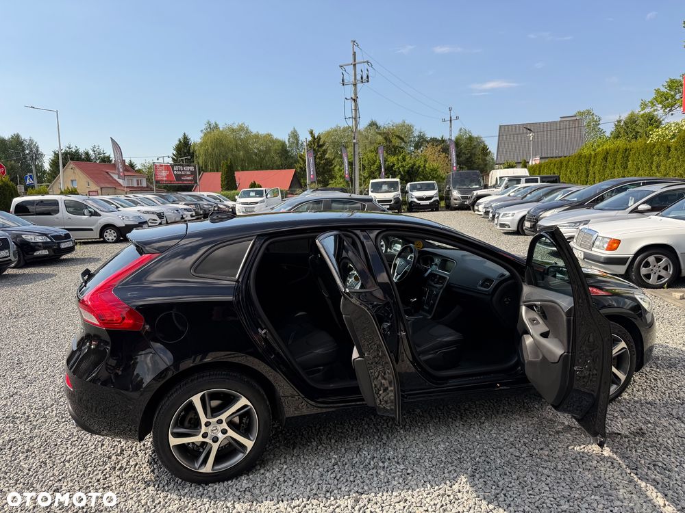 Volvo V40 D3 Momentum - 34