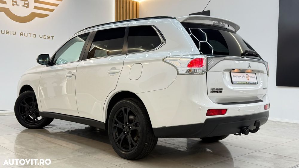 Mitsubishi Outlander - 4