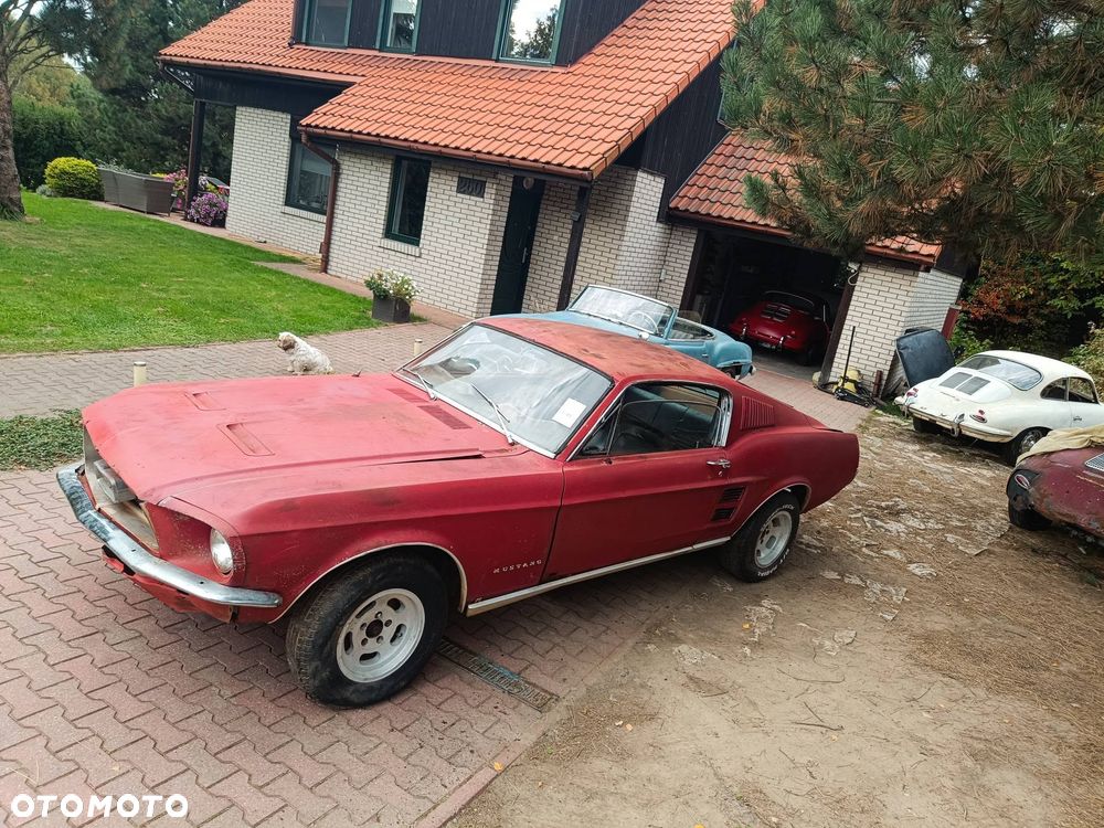 Ford Mustang - 6