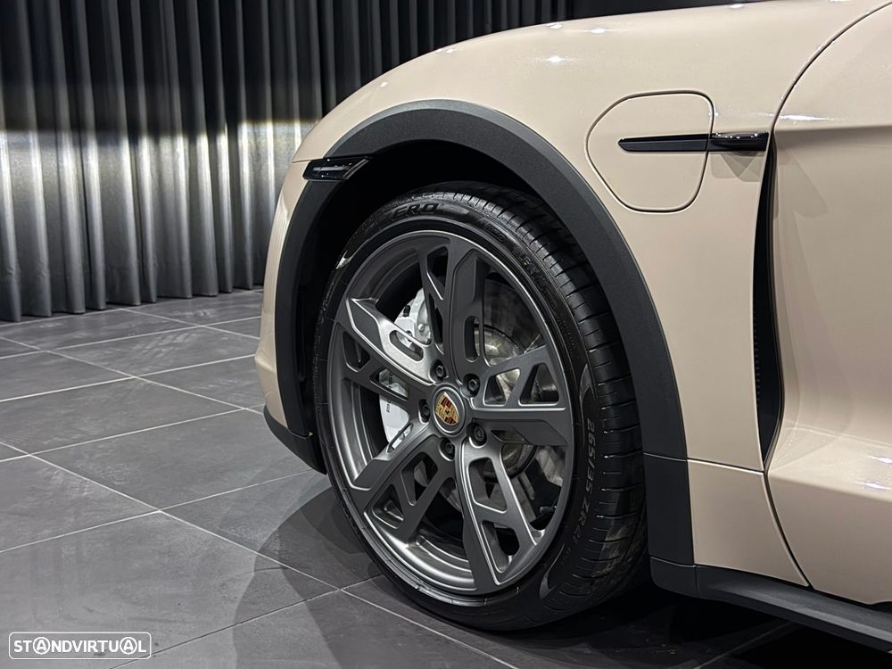 Porsche Taycan Cross Turismo Turbo - 14