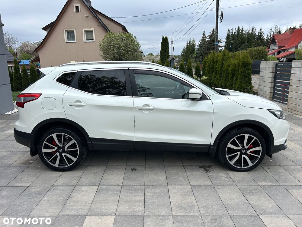Nissan Qashqai 1.6 dCi Xtronic TEKNA+ - 4