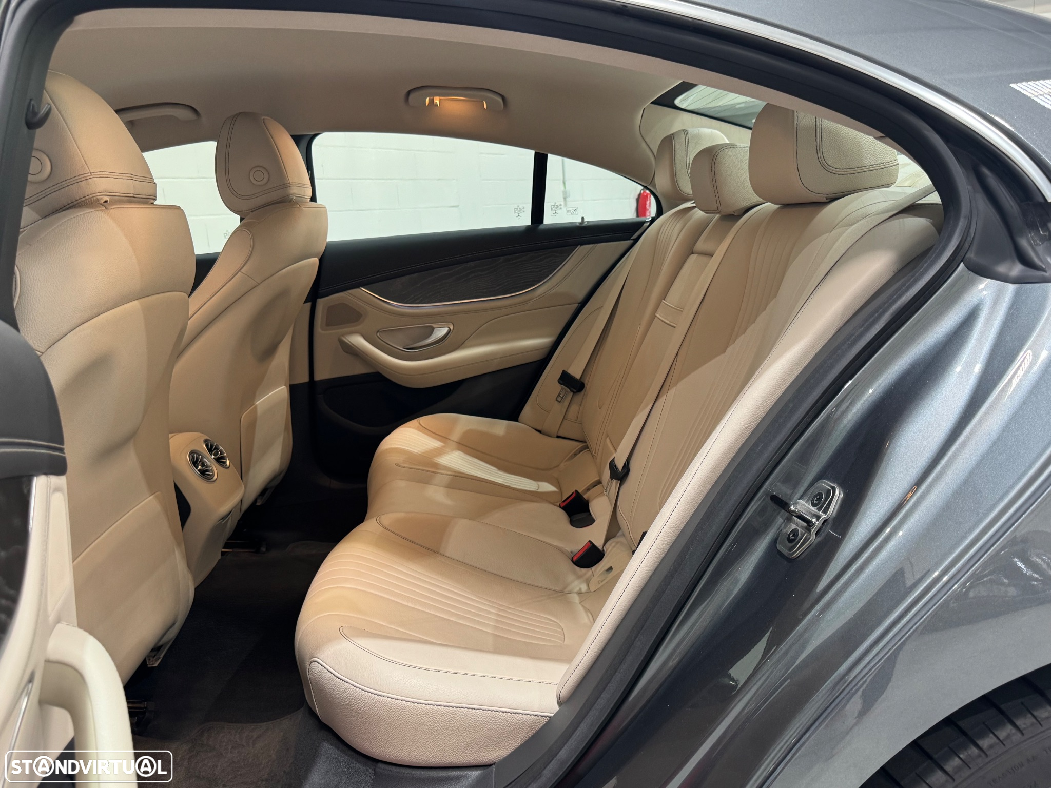 Mercedes-Benz CLS 300 d - 8