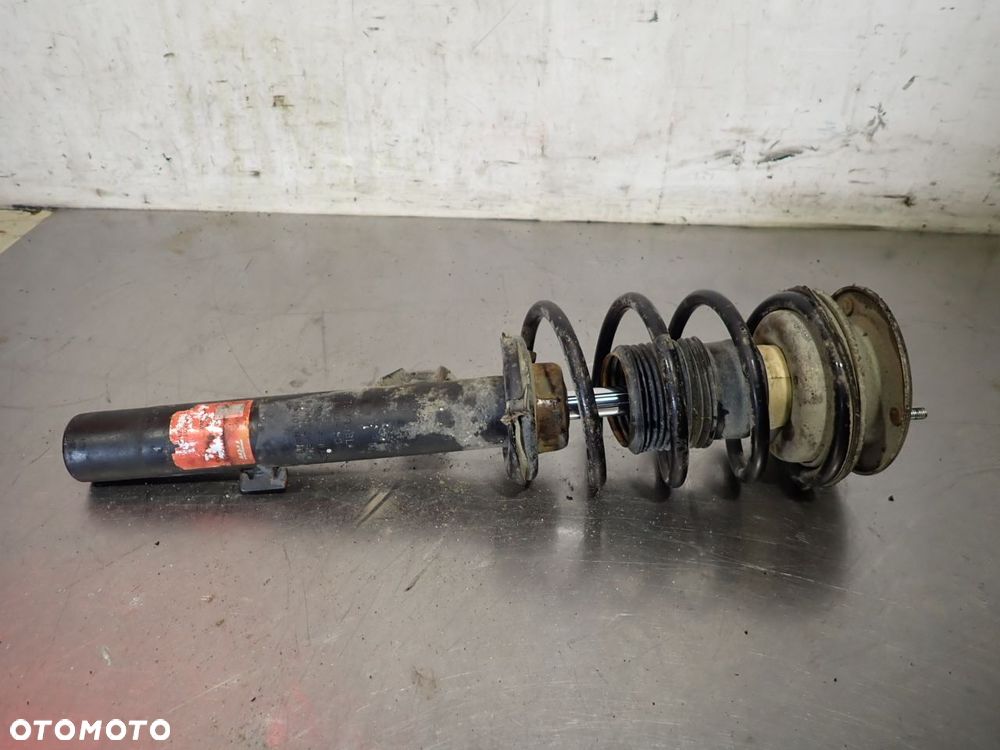 MCPERSON PRAWY PRZEDNI BMW E90 325I 2.5 - 1