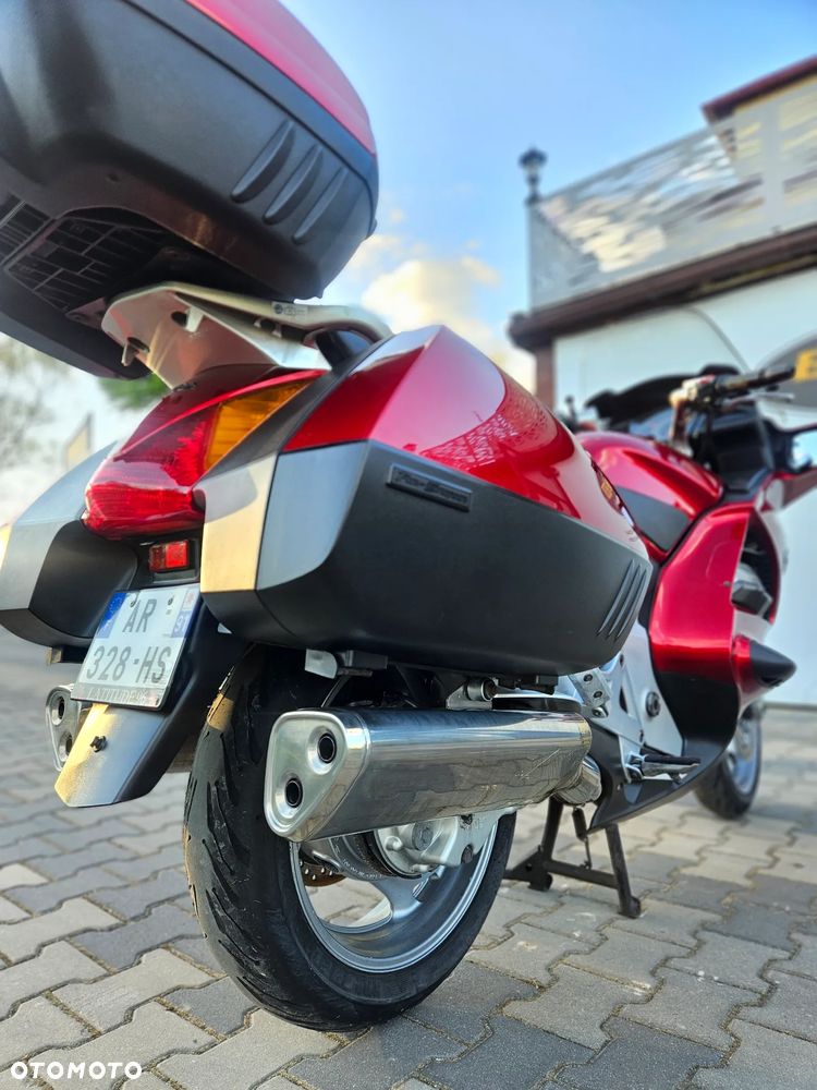 Honda ST - 9