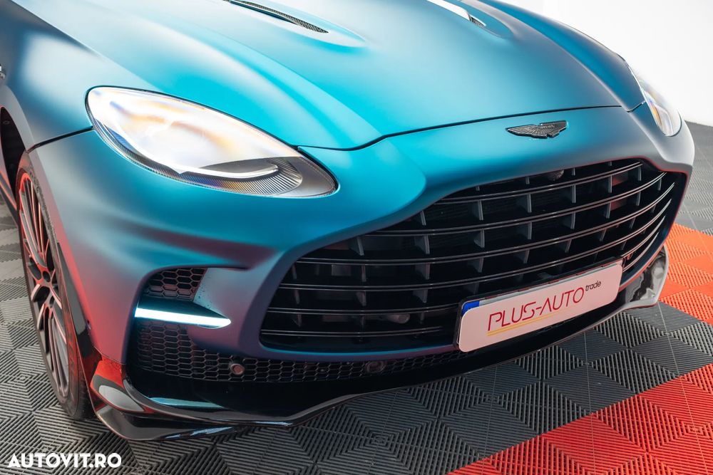 Aston Martin DBX - 28