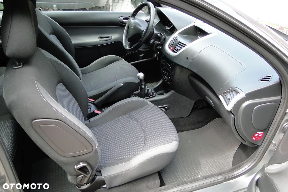 Peugeot 206 plus - 12