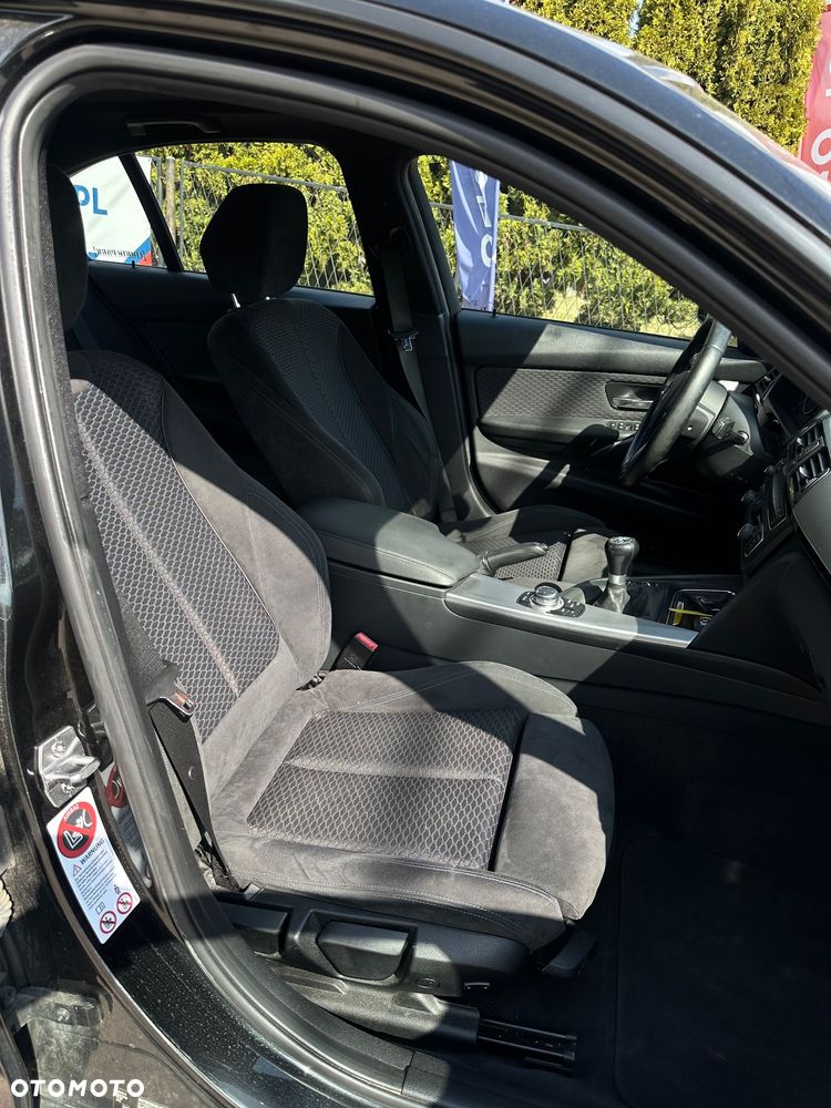 BMW Seria 3 318d M Sport EU6 - 12