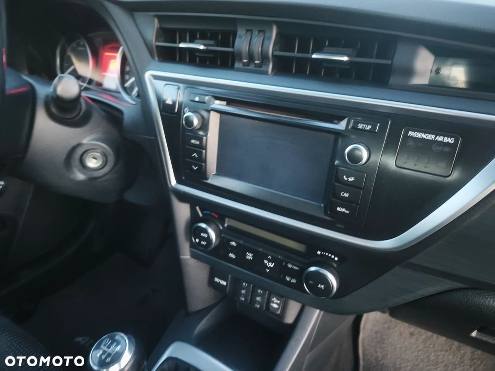 Toyota Avensis - 17