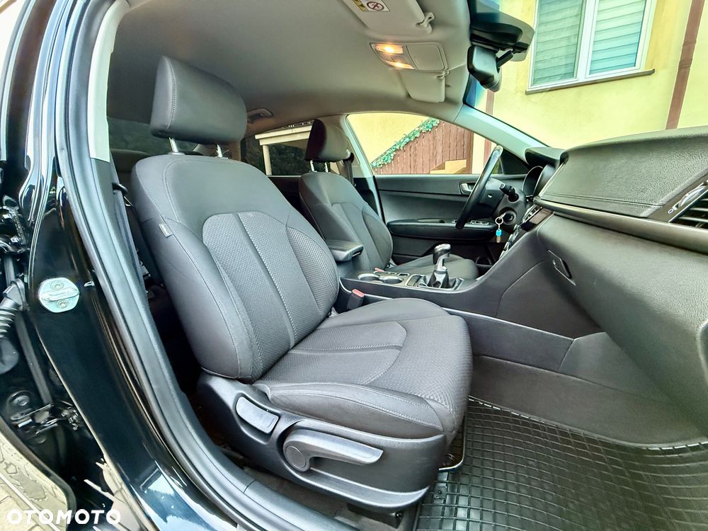 Kia Optima 2.0 M - 23