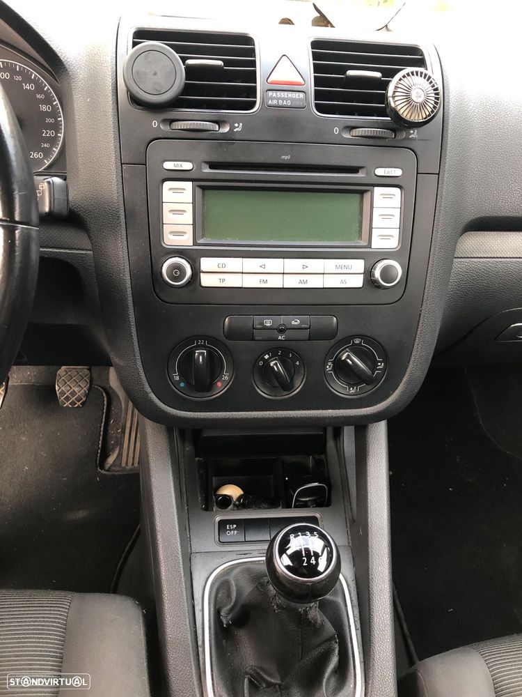 VW Golf 1.9 TDi 6V 4M Confortline - 6