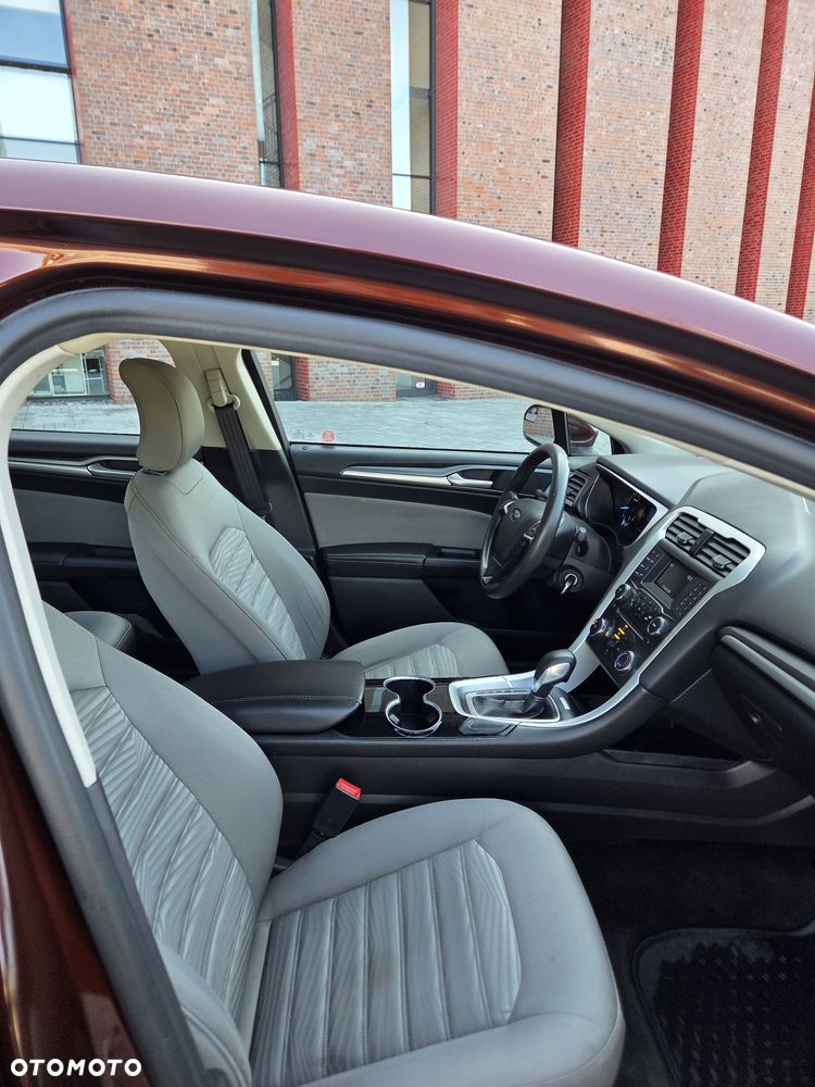 Ford Fusion - 2