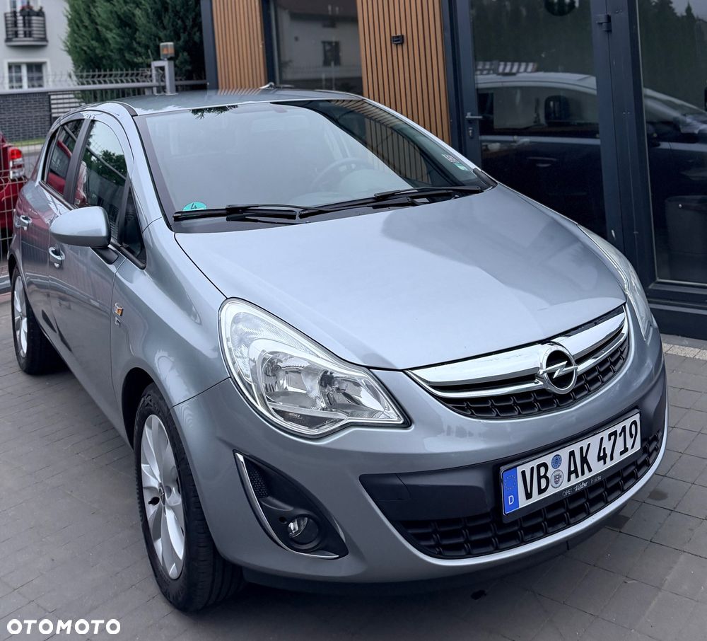 Opel Corsa 1.4 16V Innovation 110 Jahre - 1
