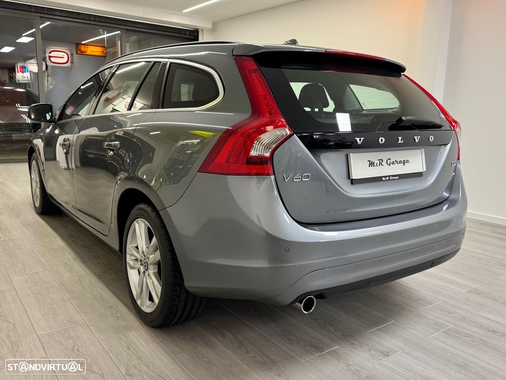 Volvo V60 2.0 D2 Momentum - 2