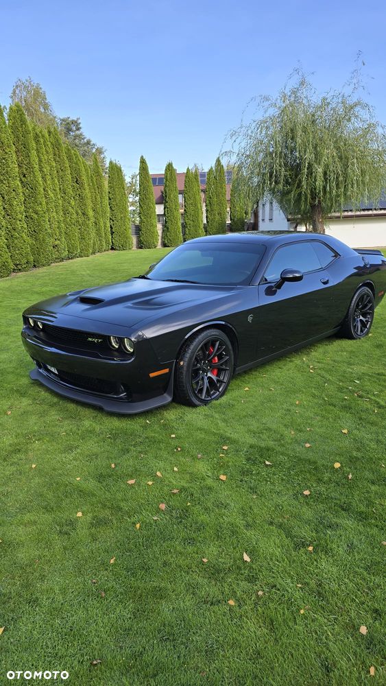 Dodge Challenger - 1