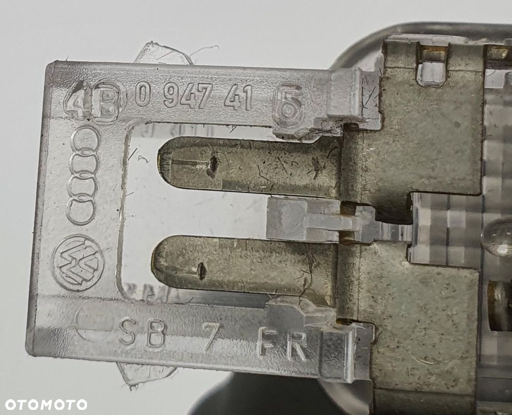 LAMPKA OŚWIETLENIE WNĘTRZA AUDI A4 B5 4B0947415 - 3