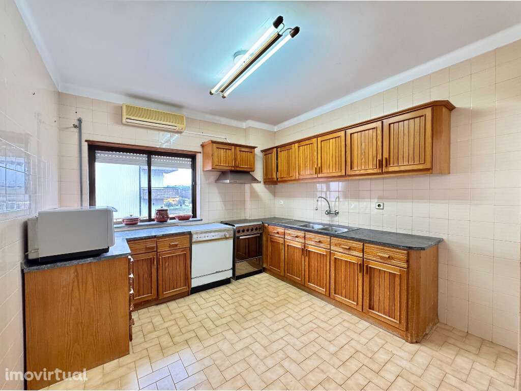 Apartamento T3 com garagem em zona de Oliveira Hospital - Grande imagem: 4/11