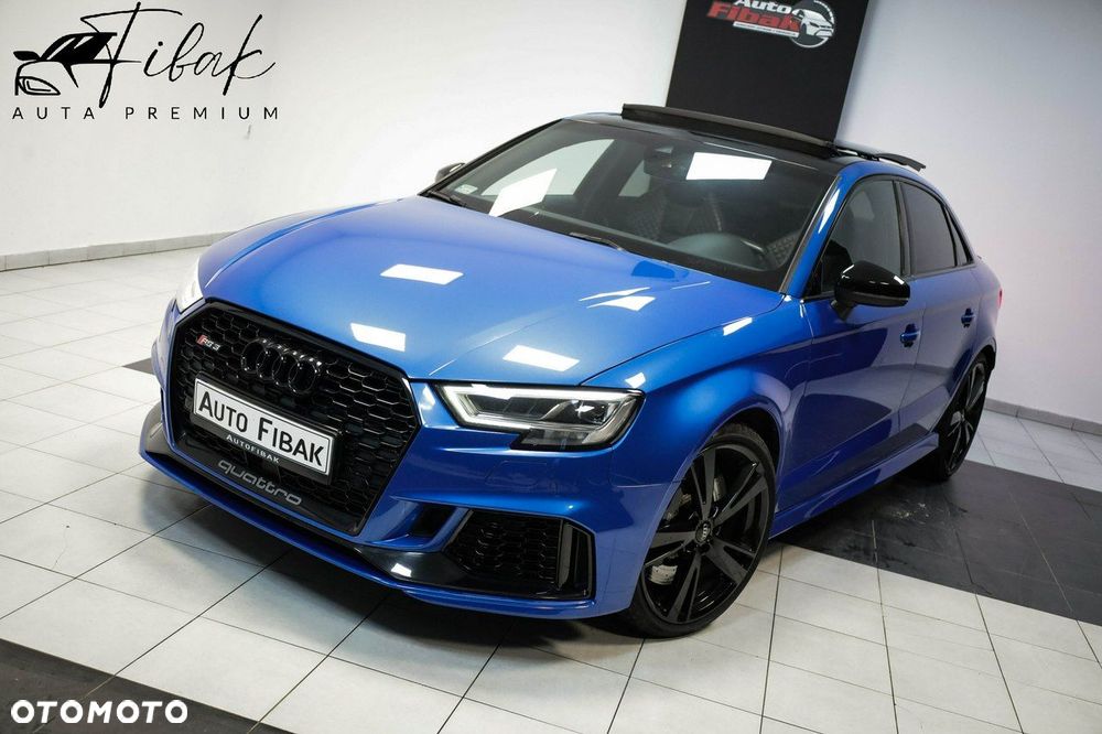 Audi RS3 Limousine - 1