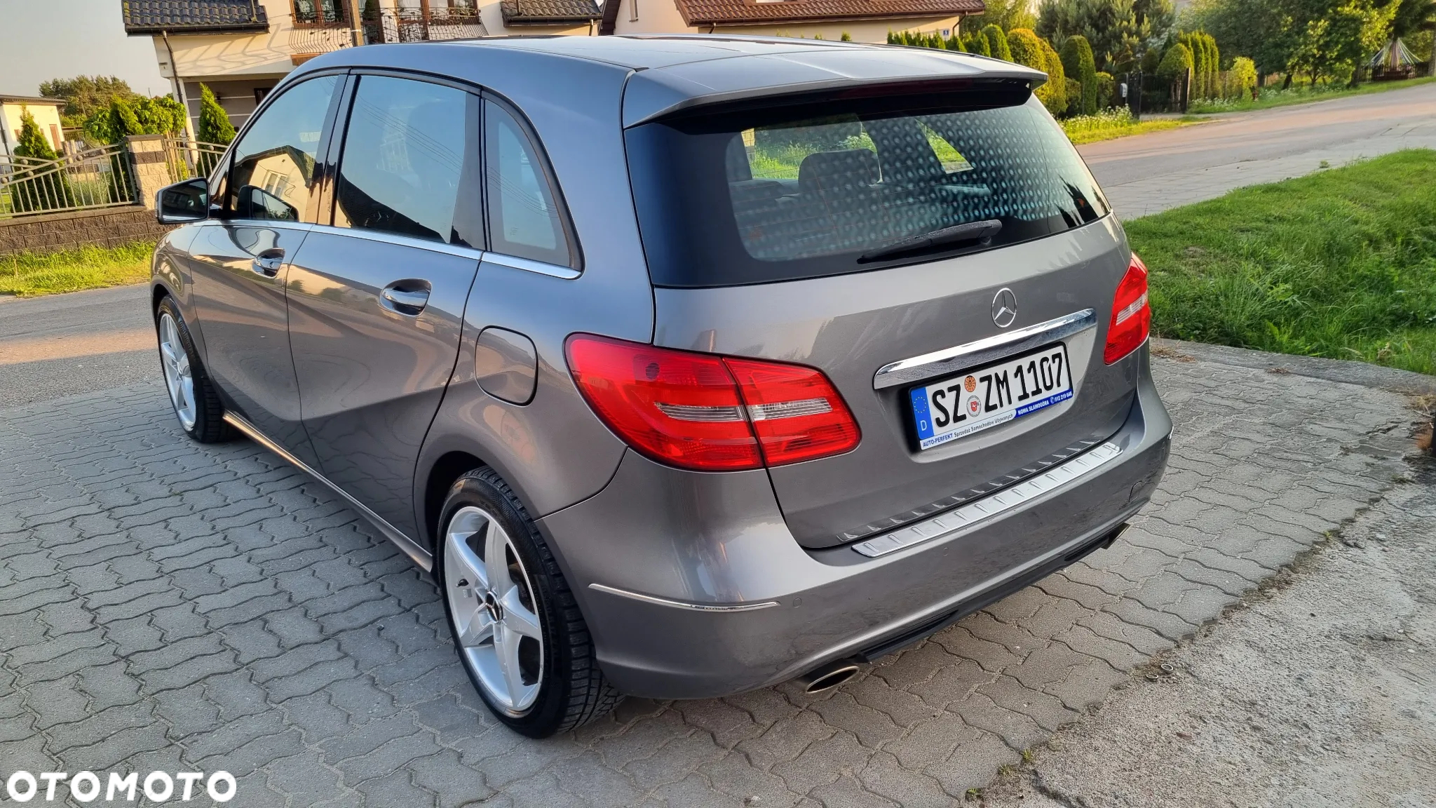 Mercedes-Benz Klasa B 200 AMG Line - 4