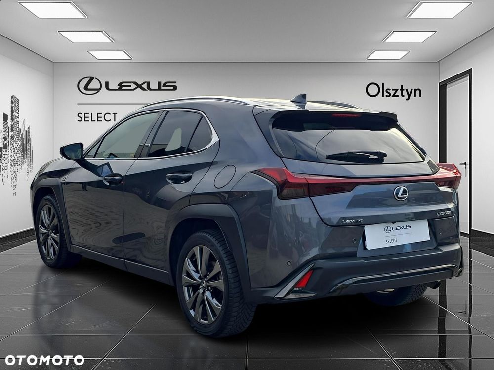 Lexus UX 300h F Sport Design - 6