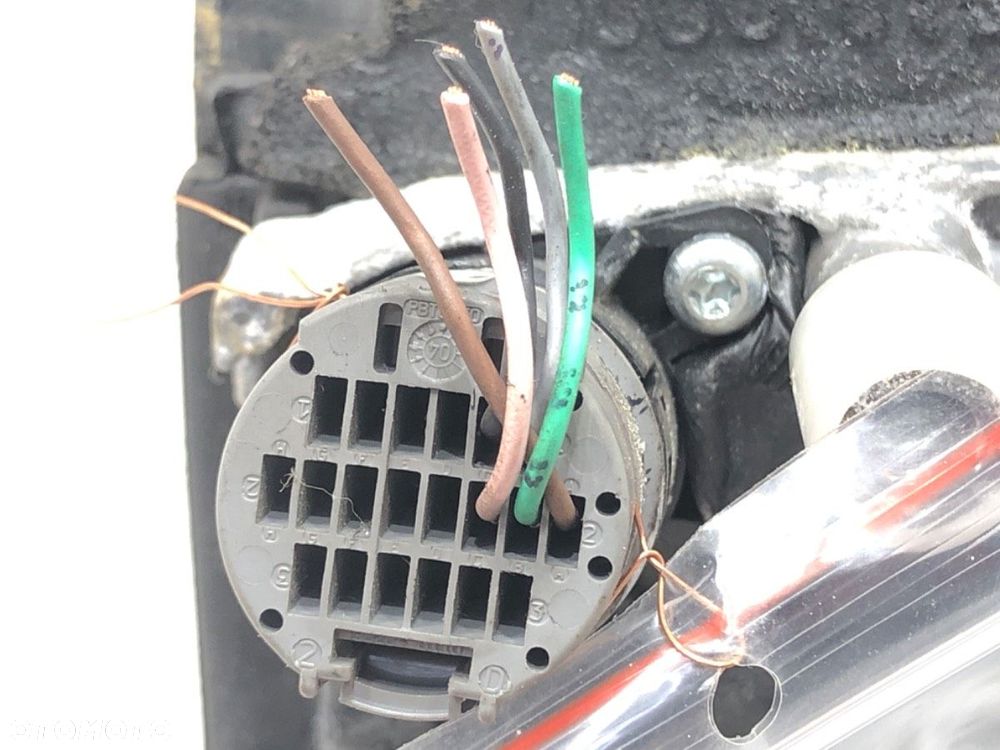 LUSTERKO LEWY - 86.00 PLN - RENAULT ESPACE IV (JK0/1_) 2002 - 2022 2.0 (JK09) 100 kW [136 KM] - 5