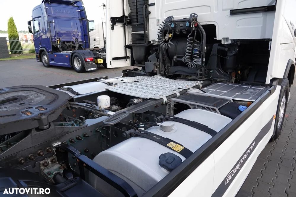 Volvo FH 460 / LOW CAB / 2018 / IMPORTAT DIN GERMANIA / DUPĂ UN CONTRACTUL DE SERVICII DE AUR - 15