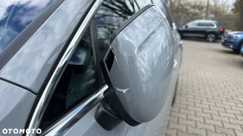 Volkswagen Passat - 13