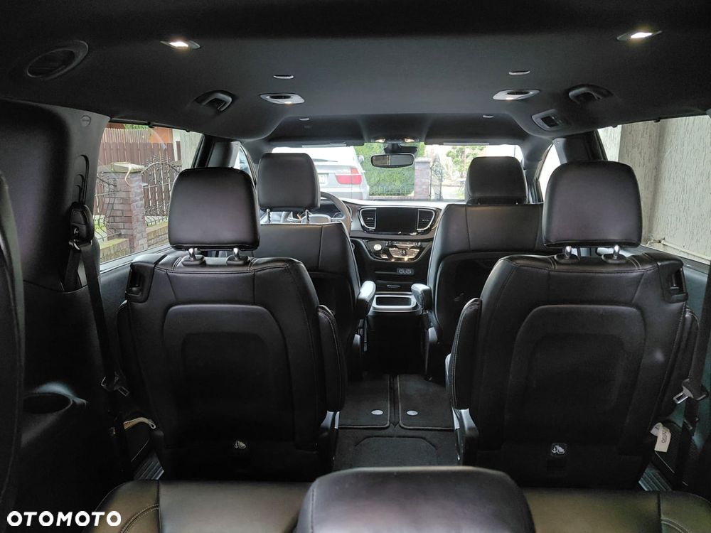 Chrysler Pacifica - 6