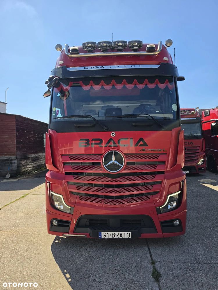 Mercedes-Benz actros - 7