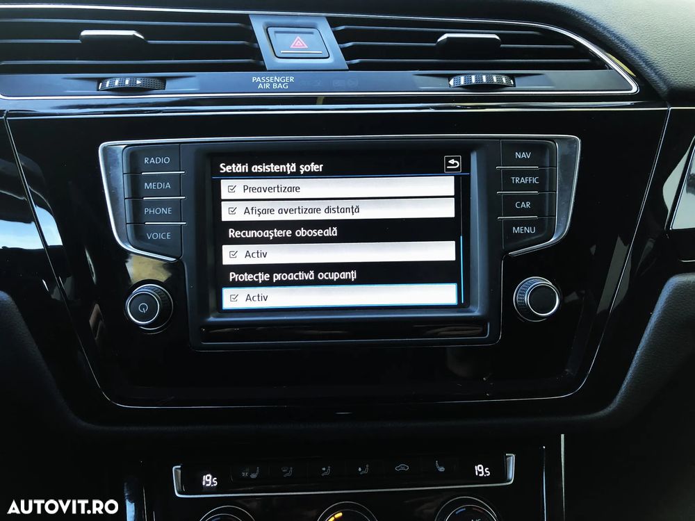 Volkswagen Touran 2.0 TDI DSG Highline - 21