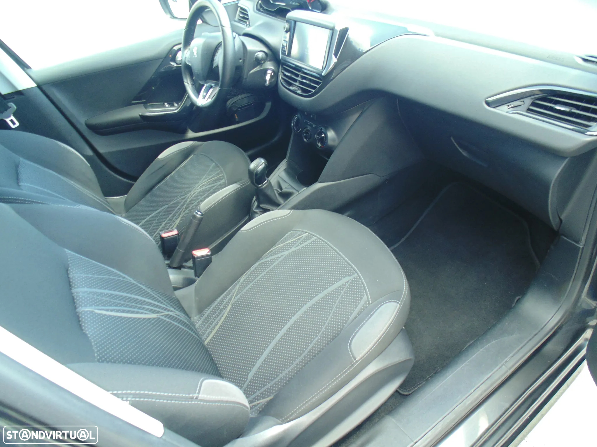 Peugeot 208 1.4 HDi Active - 17