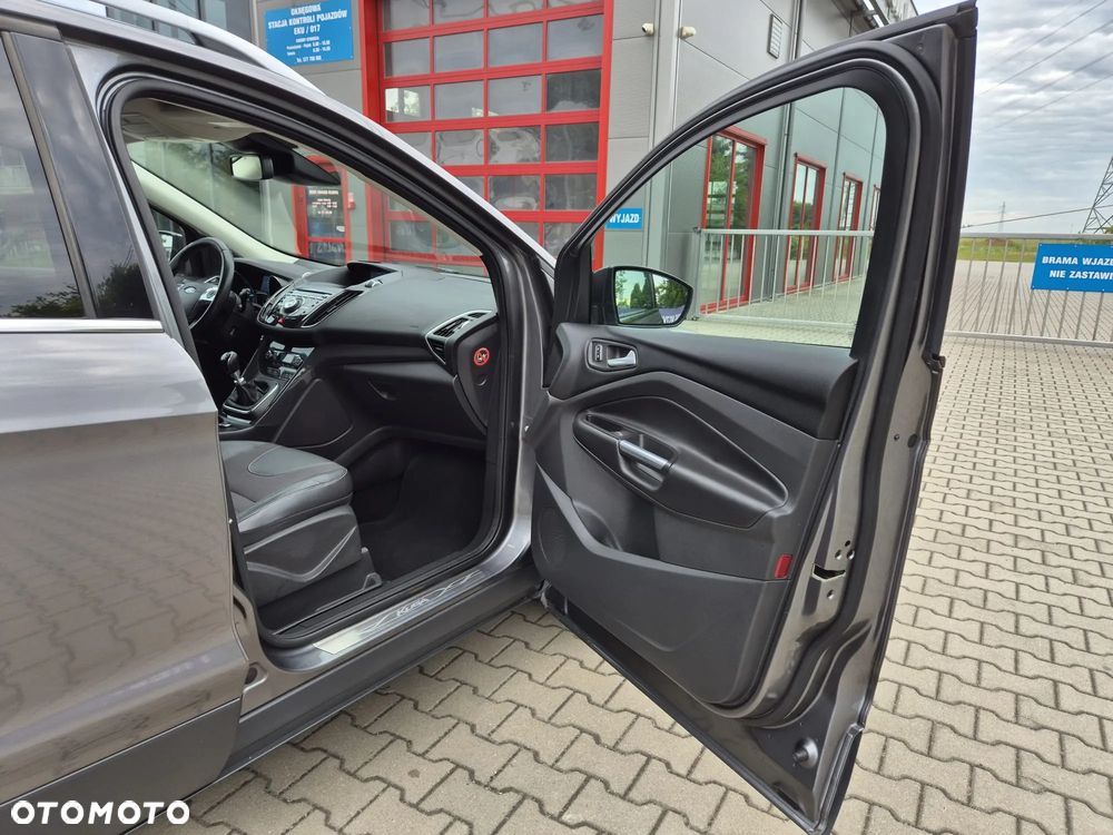 Ford Kuga 2.0 TDCi 4x4 Titanium - 28