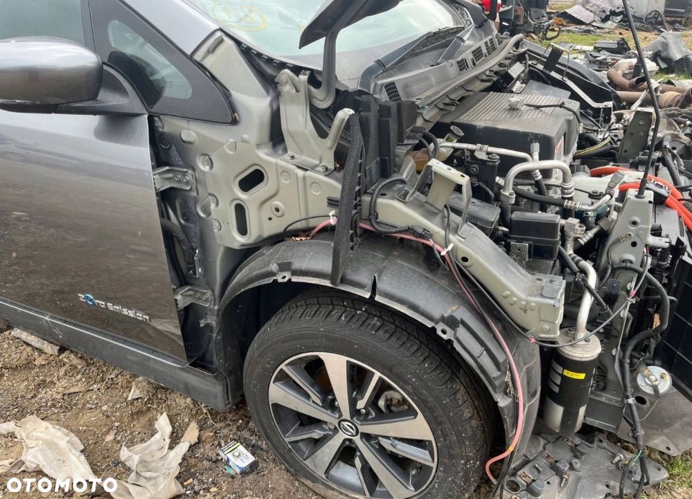 ĆWIARTKA PRAWY PRZÓD NISSAN LEAF ZE1 II 2 RÓŻNE KOLORY - 2