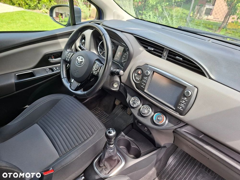 Toyota Yaris - 10