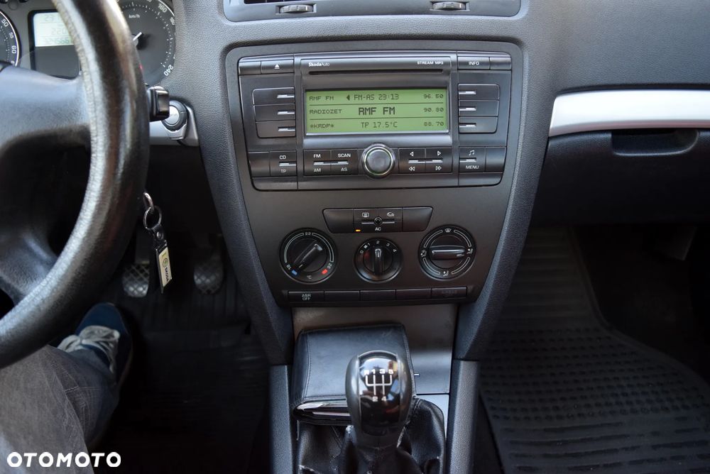 Skoda Octavia 1.6 FSI Ambiente - 20