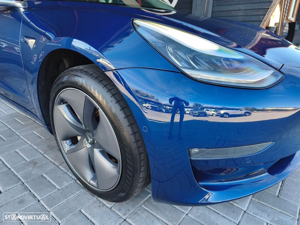 Tesla Model 3 - 50