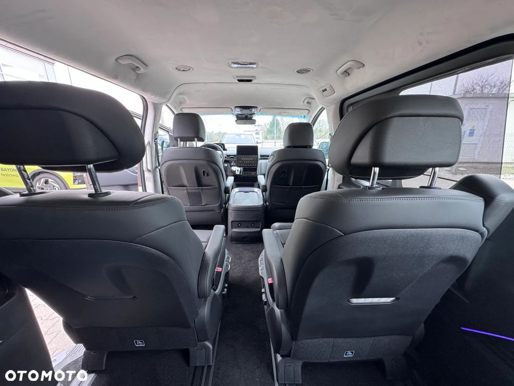 Hyundai Staria 1.6 T-GDI HEV Luxury - 22