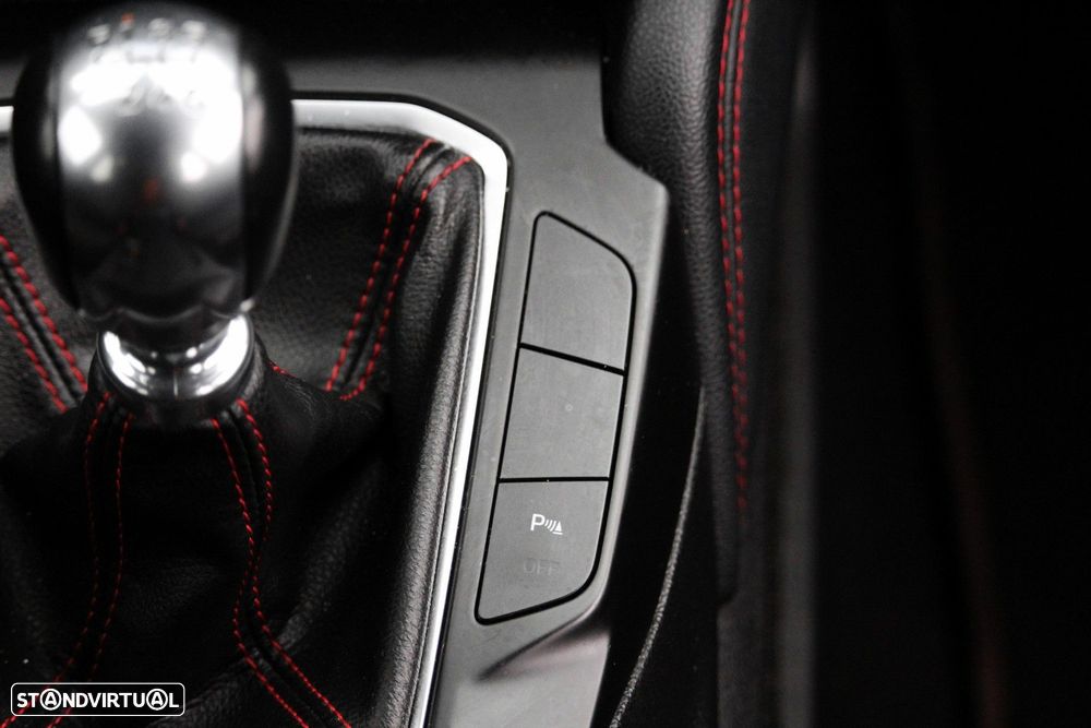 Ford Kuga 1.5 EcoBoost ST-Line - 27