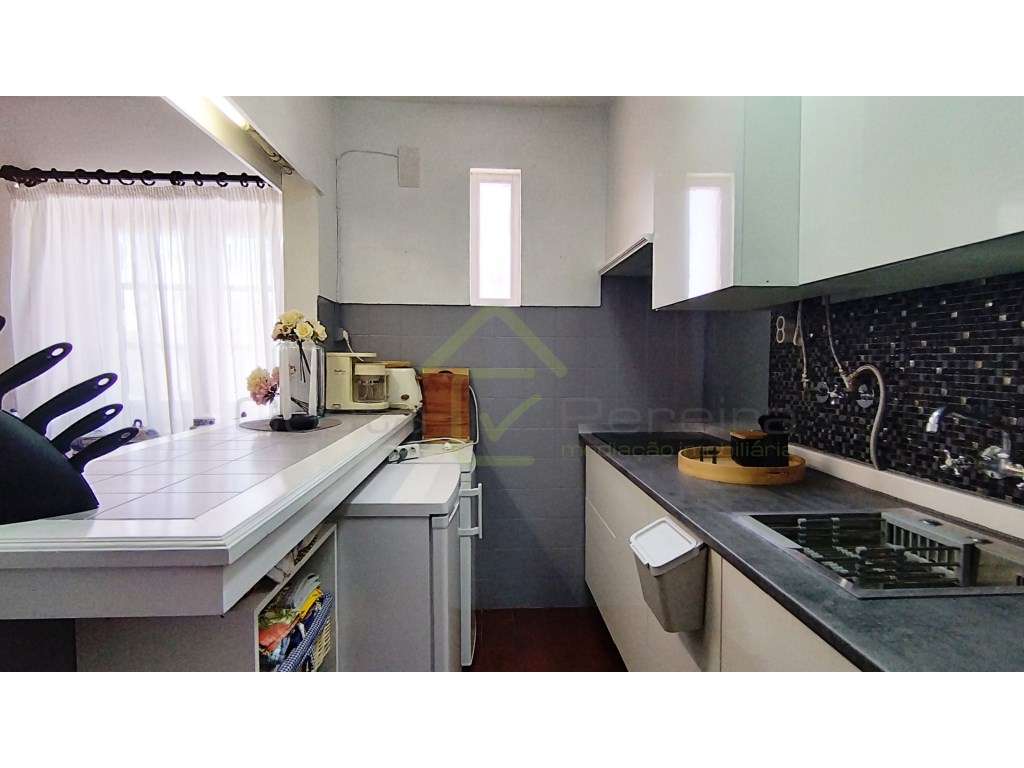 Moradia T2+2 a minutos das praias de Santa Cruz, Santa Rita e Porto... - Grande imagem: 3/22