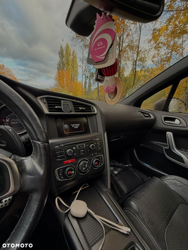 Citroën DS4 1.6 e-HDi SoChic MCP - 15