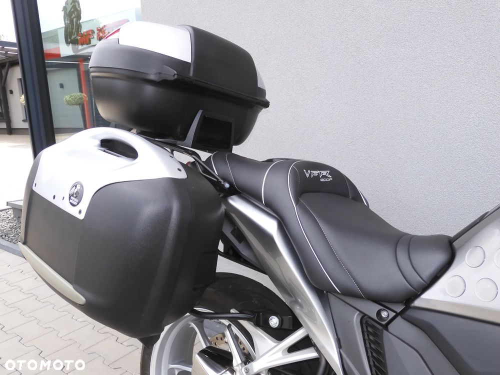 Honda VFR - 18