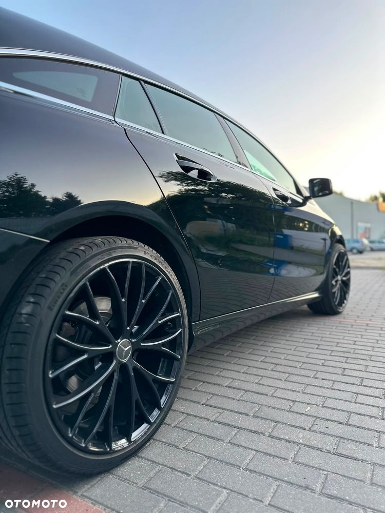 Mercedes-Benz CLA 200 - 4