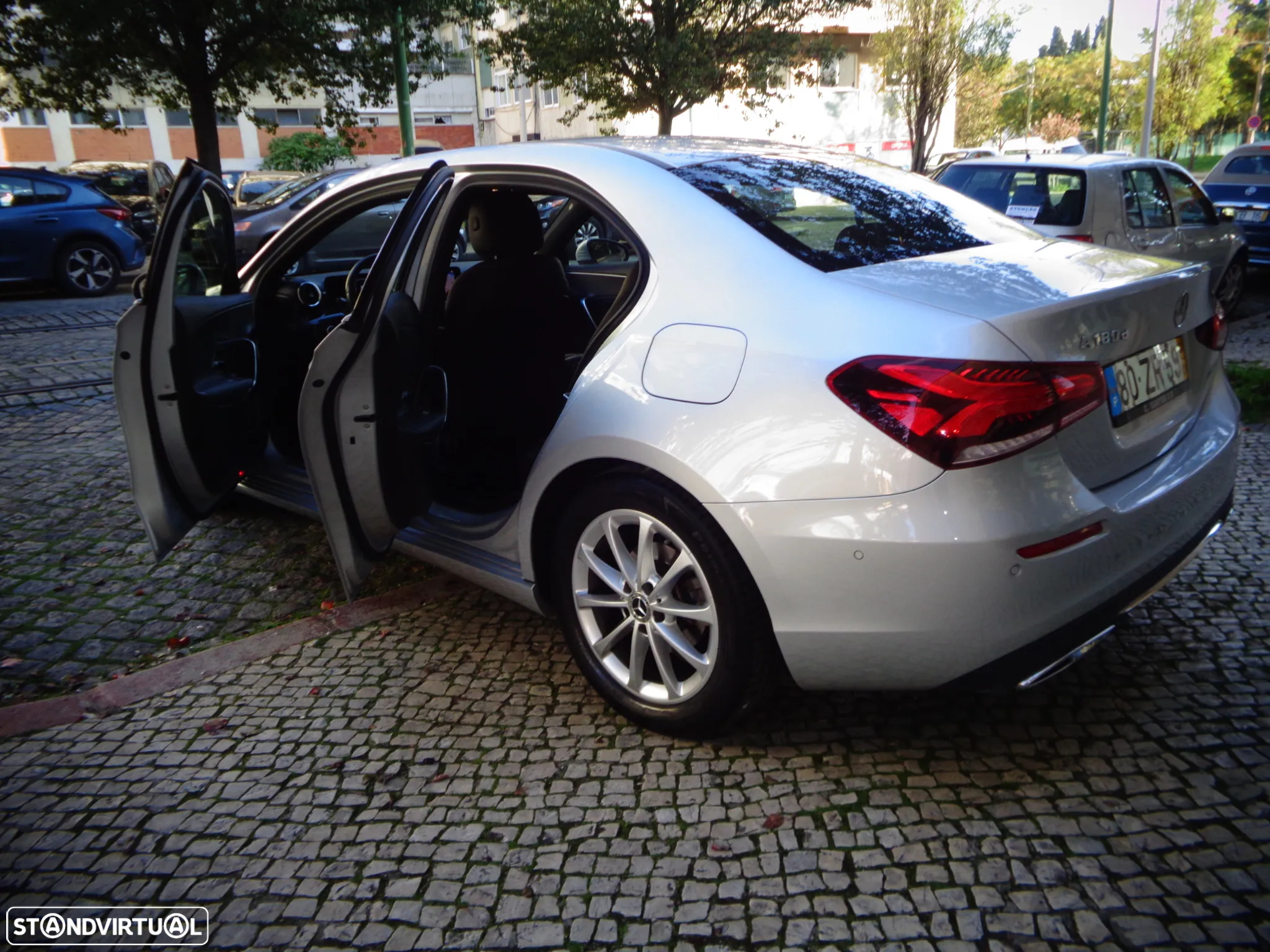 Mercedes-Benz A 180 Limousine d Style Plus Aut. - 26