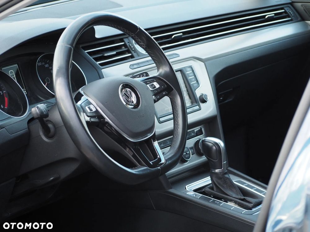 Volkswagen Passat - 14