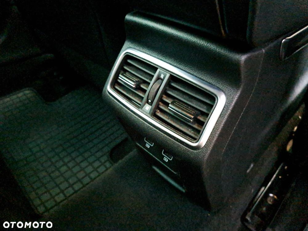 Renault Megane 1.3 TCe FAP Techno EDC - 13